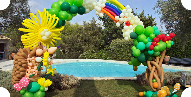 Balloon garland in a garden in Saint Tropez